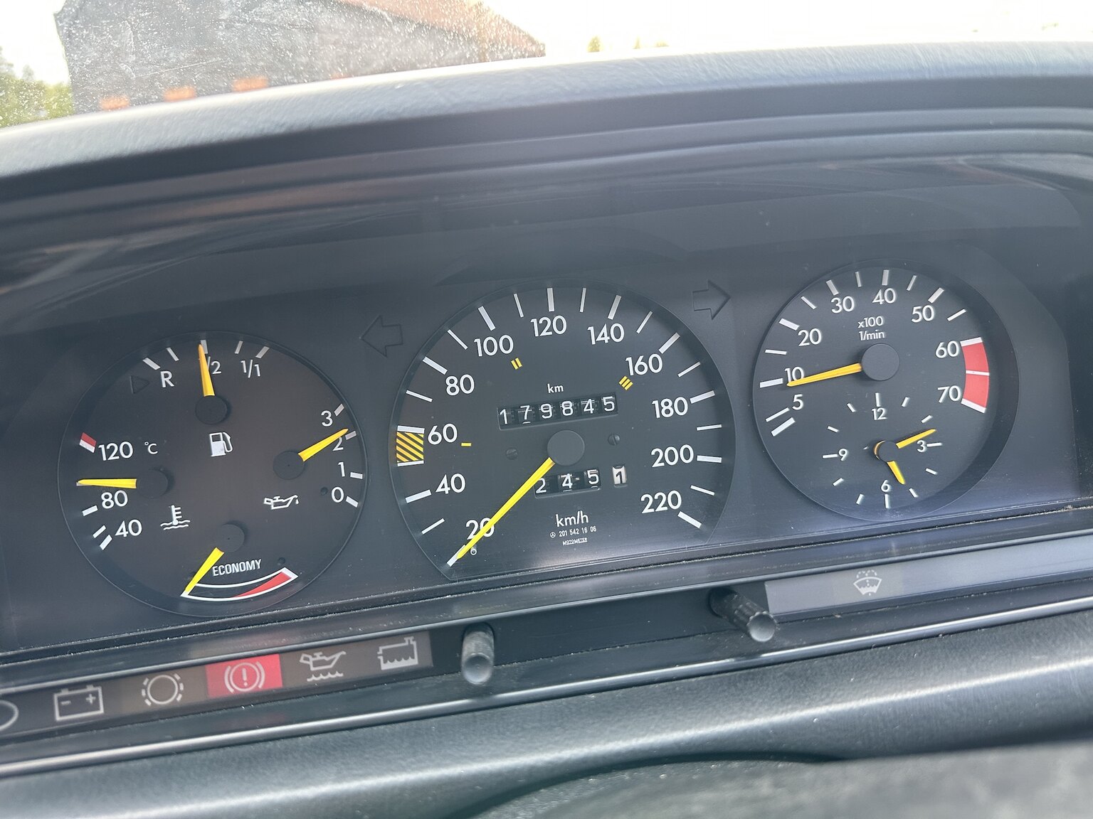 Interior image of 1988 Mercedes-Benz 190 E