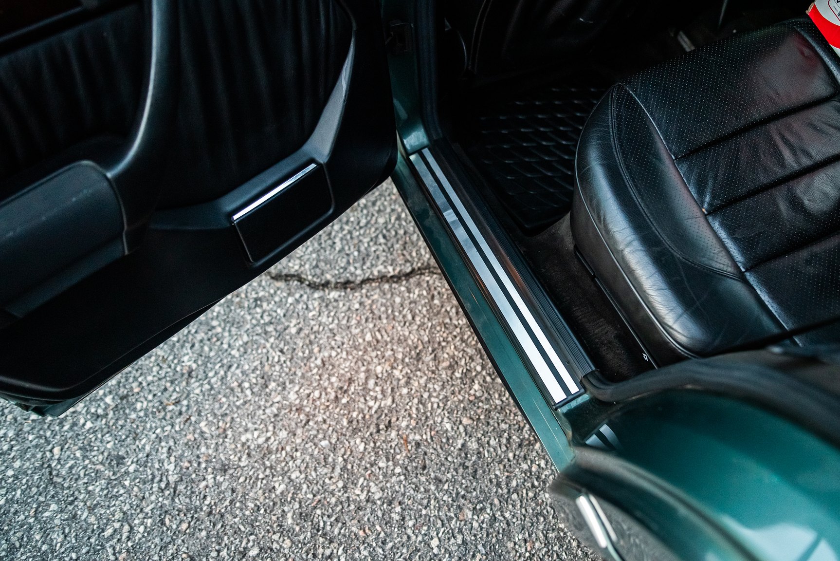 Interior image of 1996 MERCEDES-BENZ E 320 T