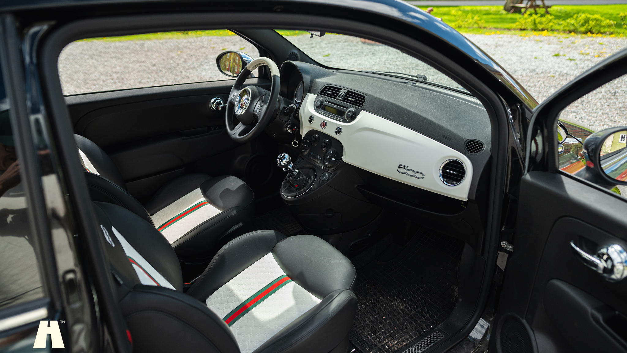 Interior image of 2012 FIAT 500 GUCCI