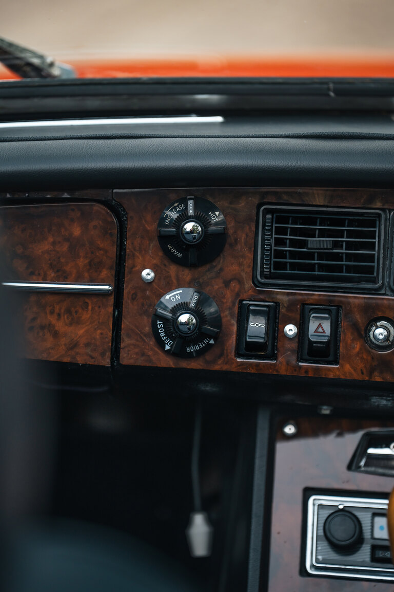 Interior image of 1973 MG MGB Roadster (6)