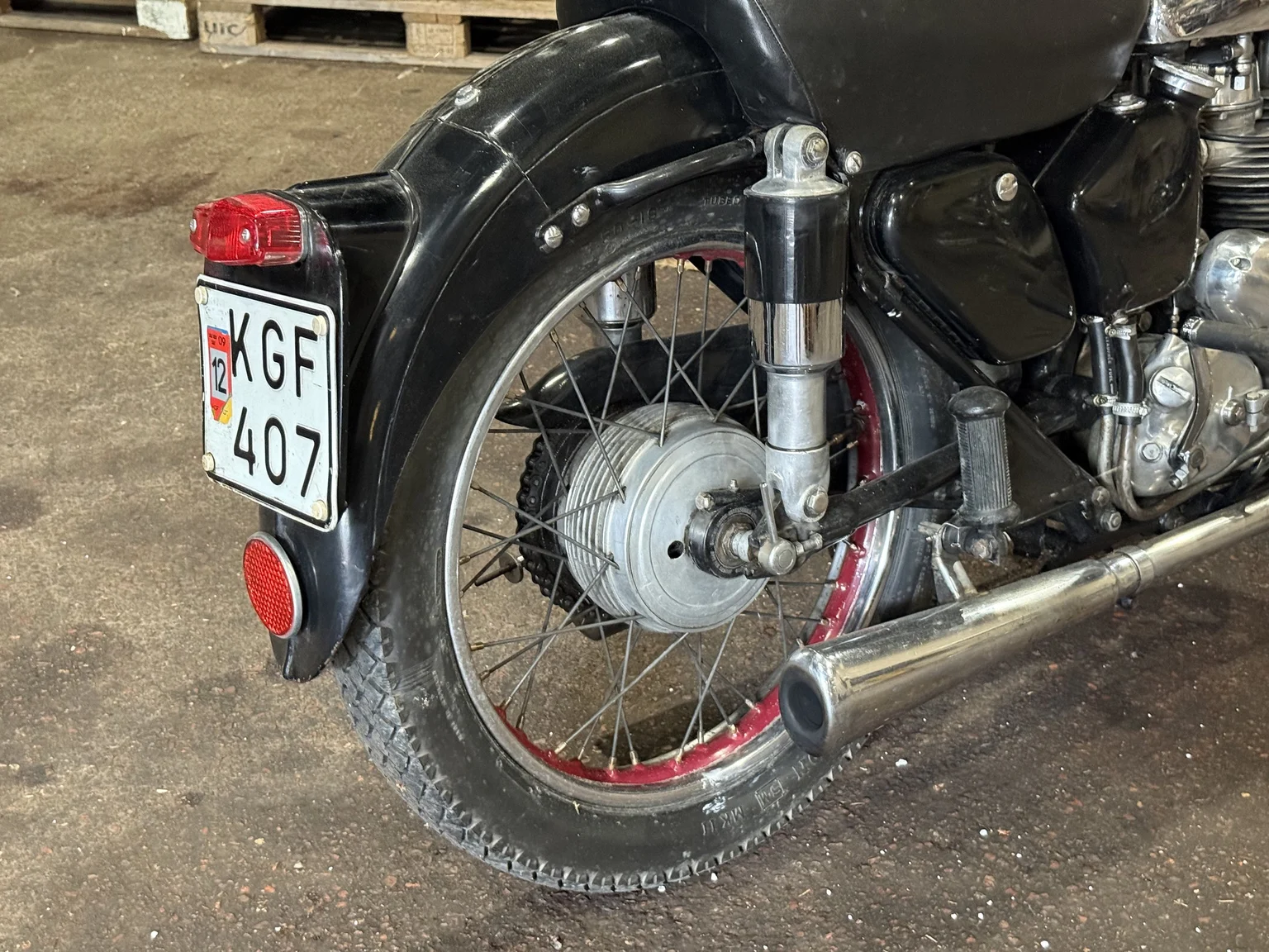 Exteriörbild på 1955 Matchless G 9 (5)