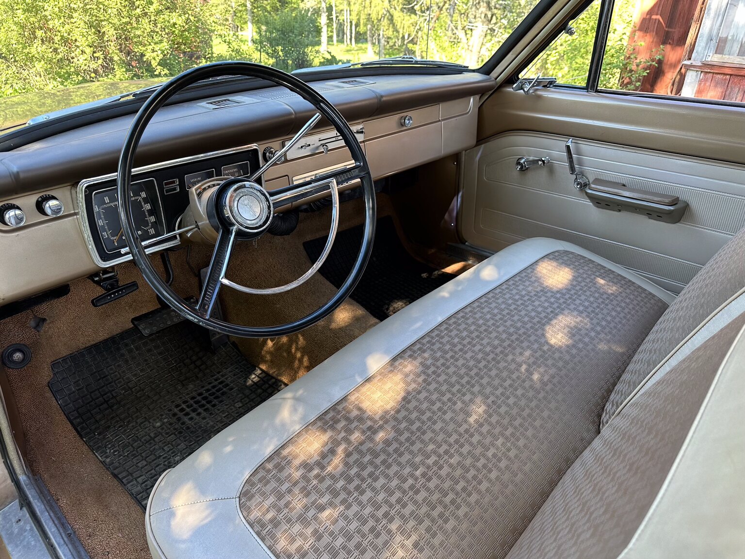 Interior image of 1966 Plymouth Valiant 100 2-door Sedan (3)