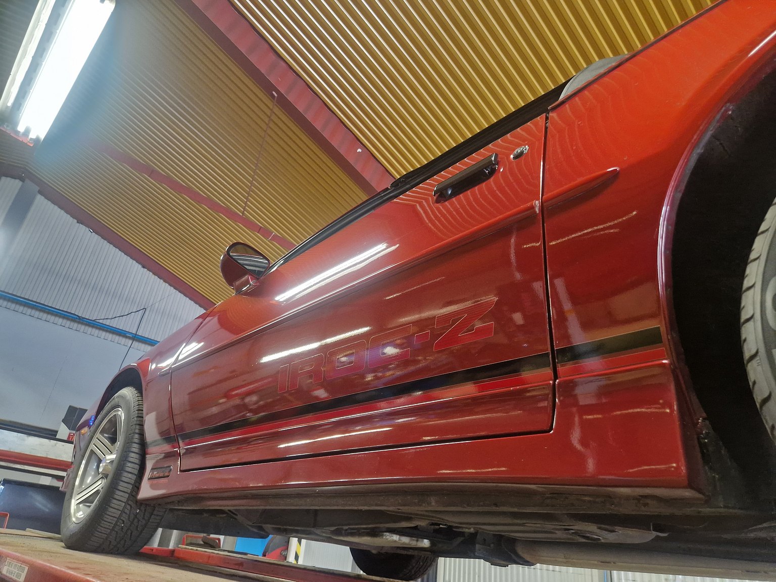 Image of 1988 Chevrolet Camaro Z28 Iroc-Z Convertible mechanics