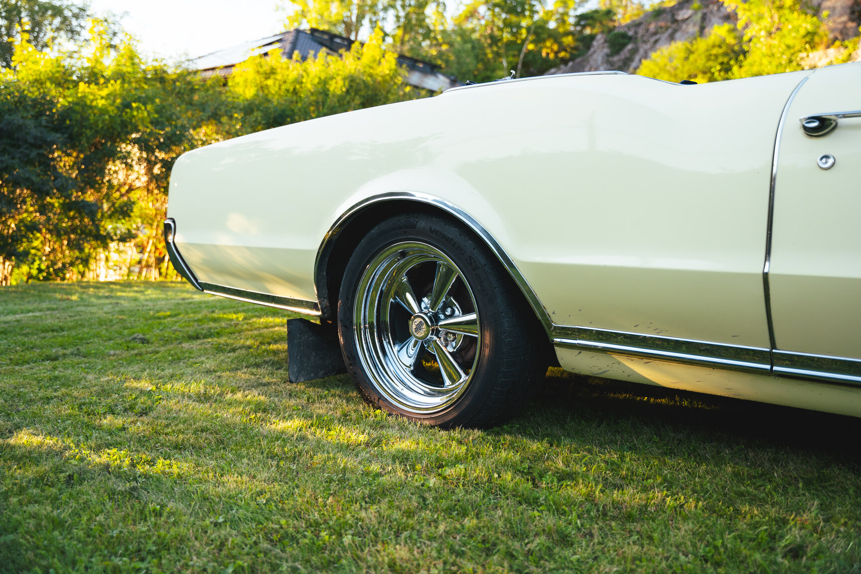 Exteriörbild på 1967 Oldsmobile Cutlass Supreme Cabriolet