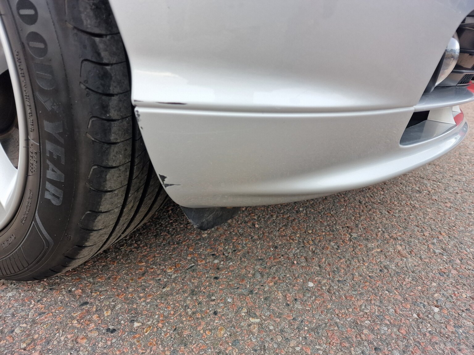 Exteriörbild på 2002 BMW 320Ci