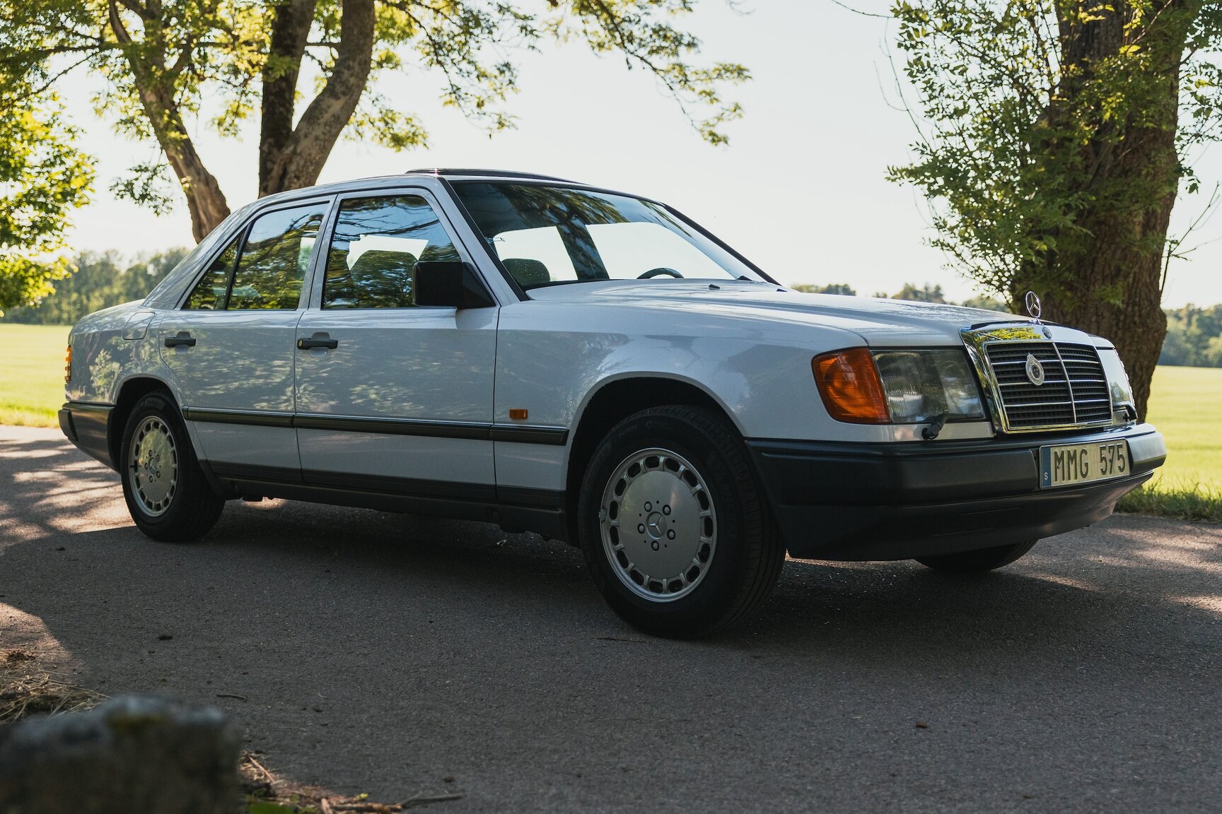 Exteriörbild på 1987 Mercedes-Benz 230E