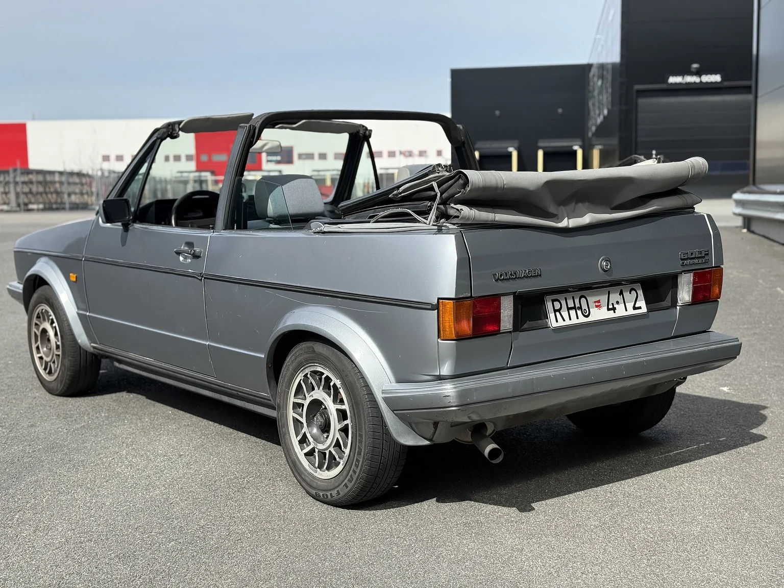 Exterior image of 1987 VW Golf Cabriolet (13)