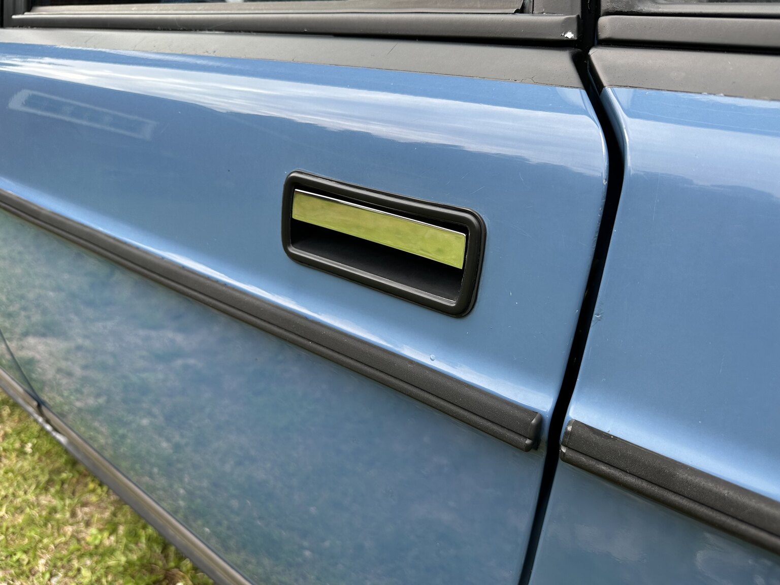 Exteriörbild på 1986 Volvo 244