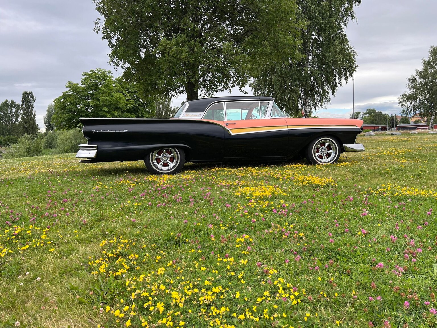 Aussenfoto 1957 Ford Fairlane 500 Skyliner Retract