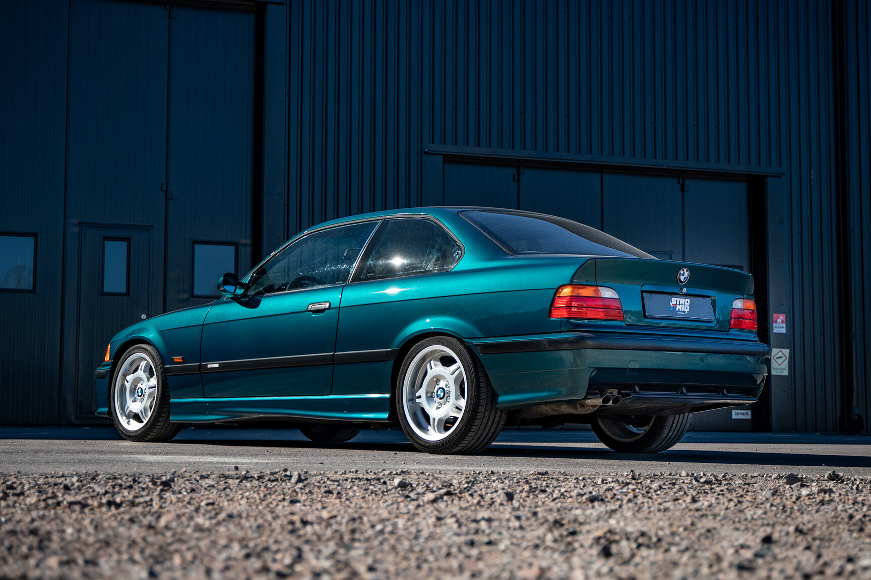 Exteriörbild på 1995 BMW 325i Coupé AVUS Edition "No Reserve Auction"