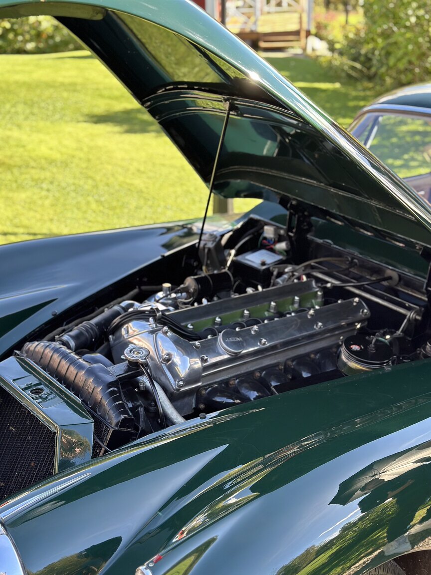 Image of 1958 Jaguar XK150 mechanics