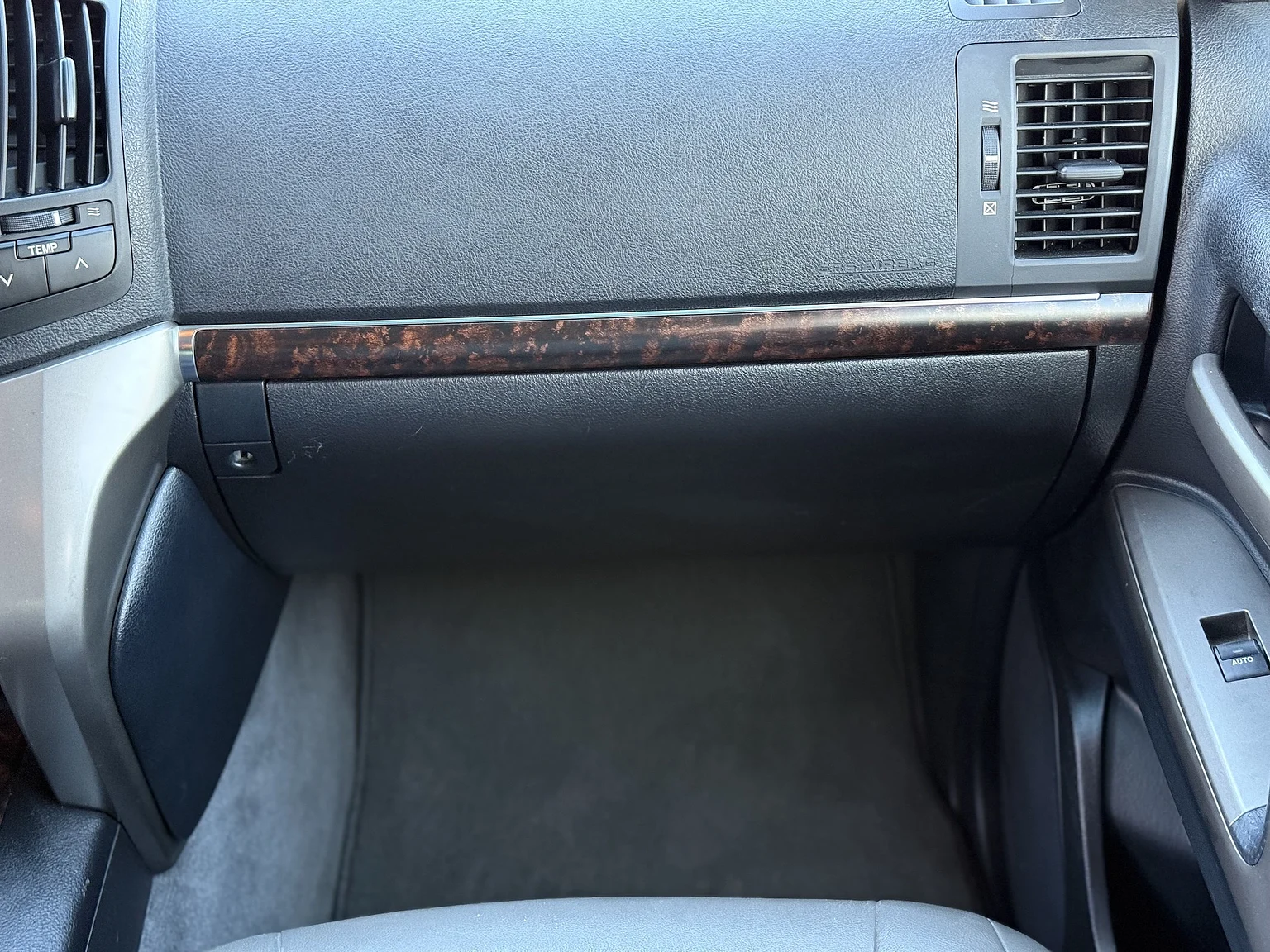 Innenraumfoto von 2008 Toyota Land Cruiser 200 Series 4.5 V8 (46)