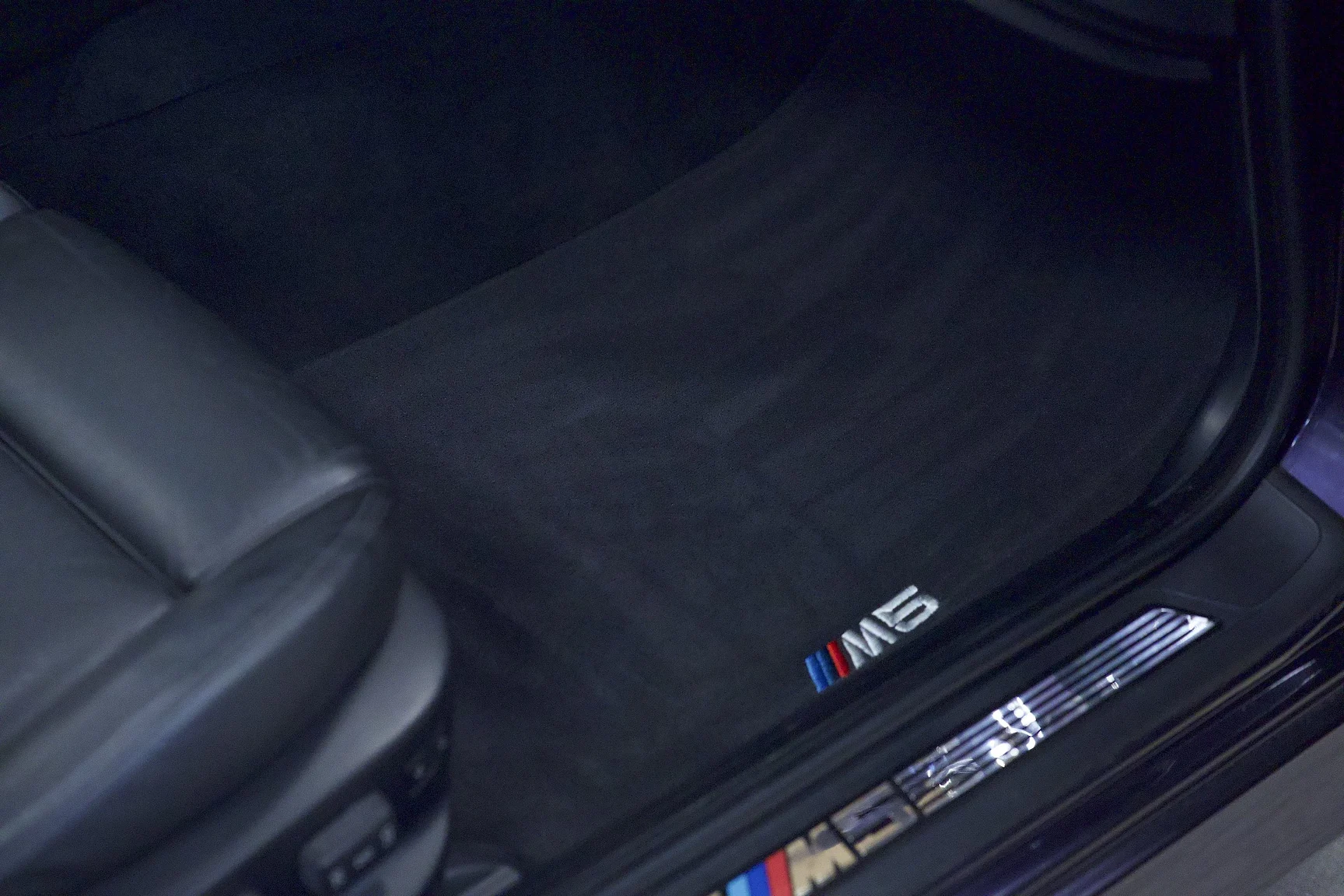 Interiörbild 2002 BMW M5 E39 (19)