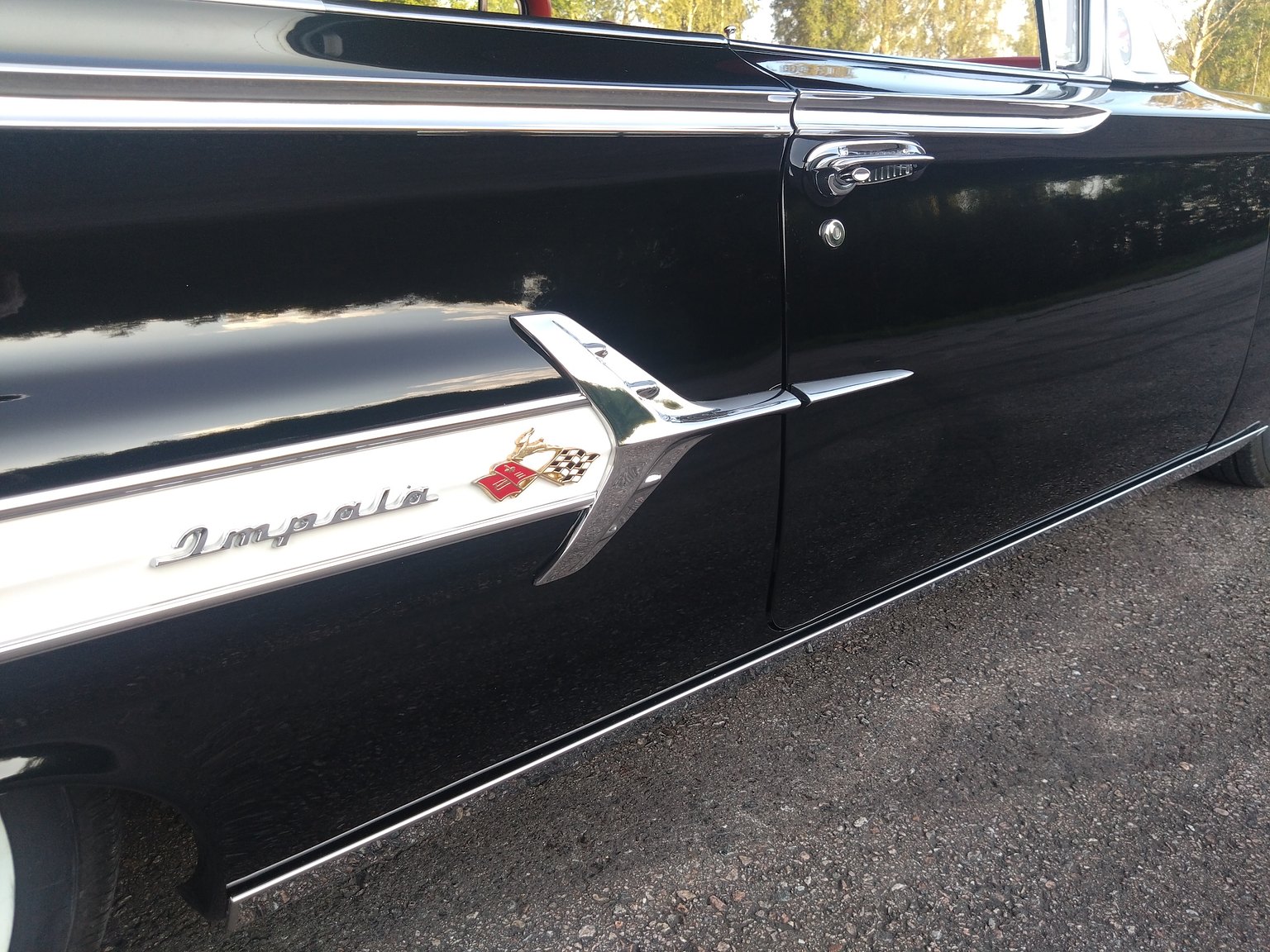 Exterior image of 1960 Chevrolet Impala Cabriolet 5.7 V8 Powerglide