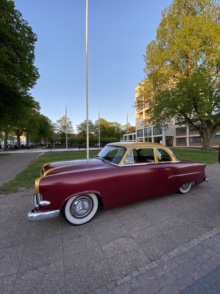 Aussenfoto 1953 Ford Mainliner Custom