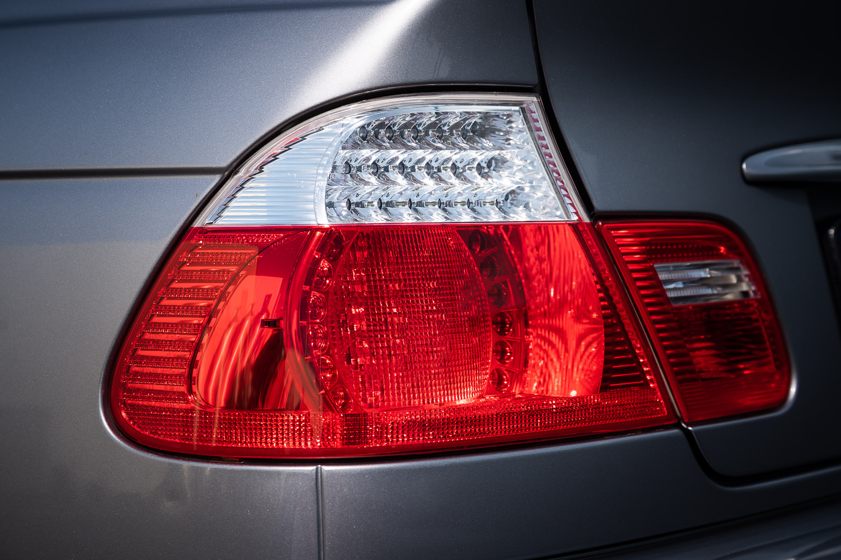 Exteriörbild på 2005 BMW M3 E46 manuell (26)