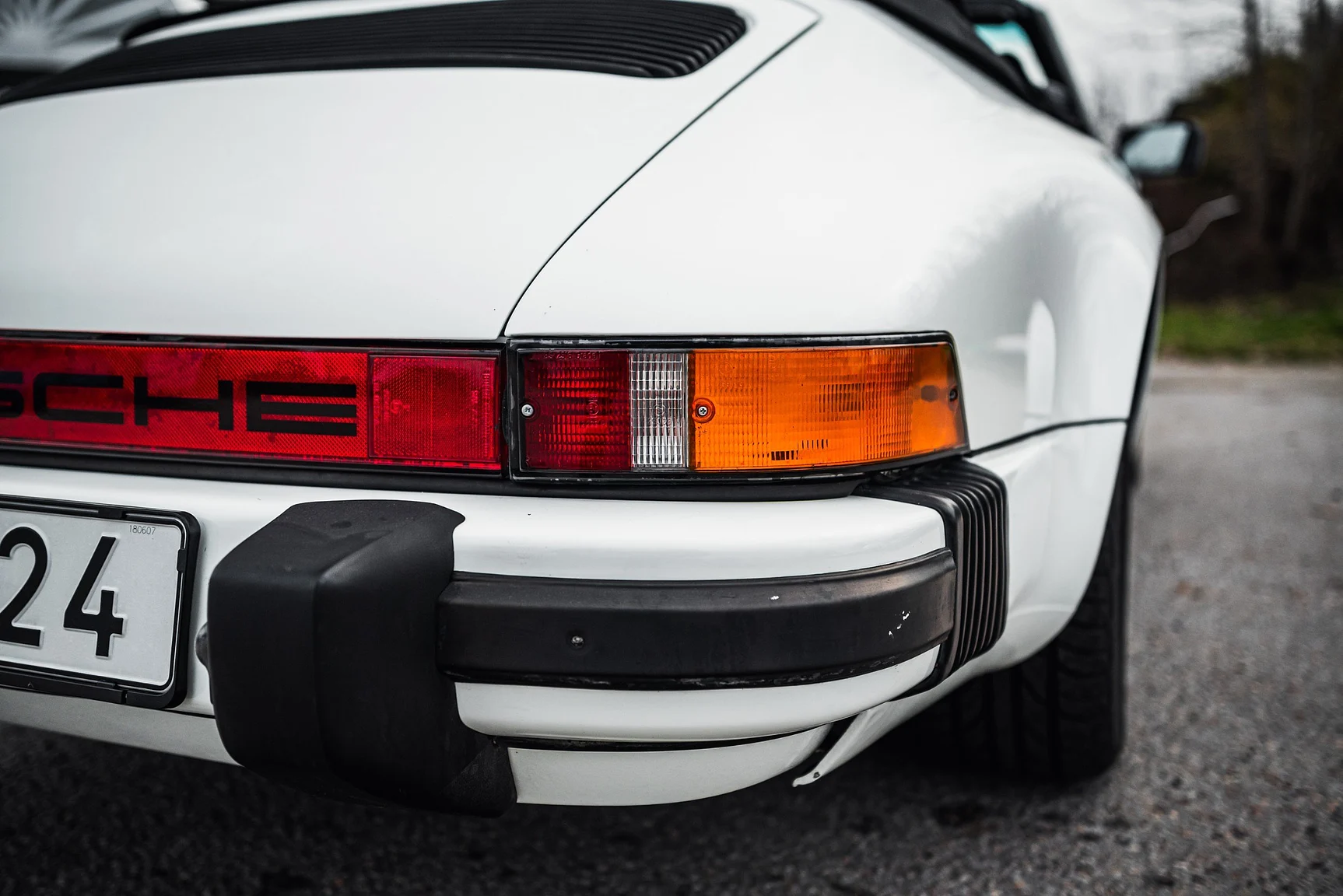 Exteriörbild på 1983 Porsche 911 SC (28)