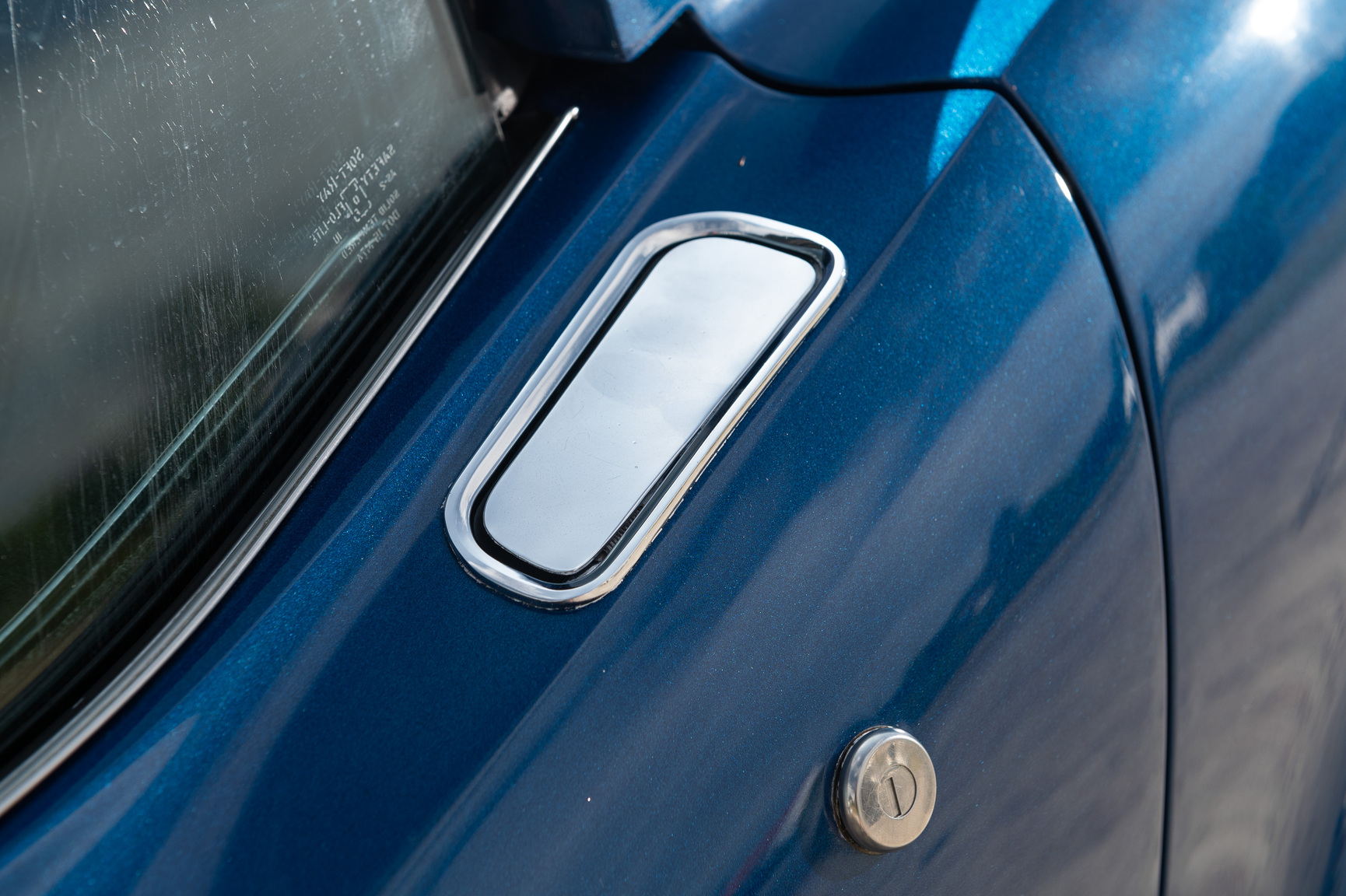 Exteriörbild på 1973 Corvette C3 Stingray (21)