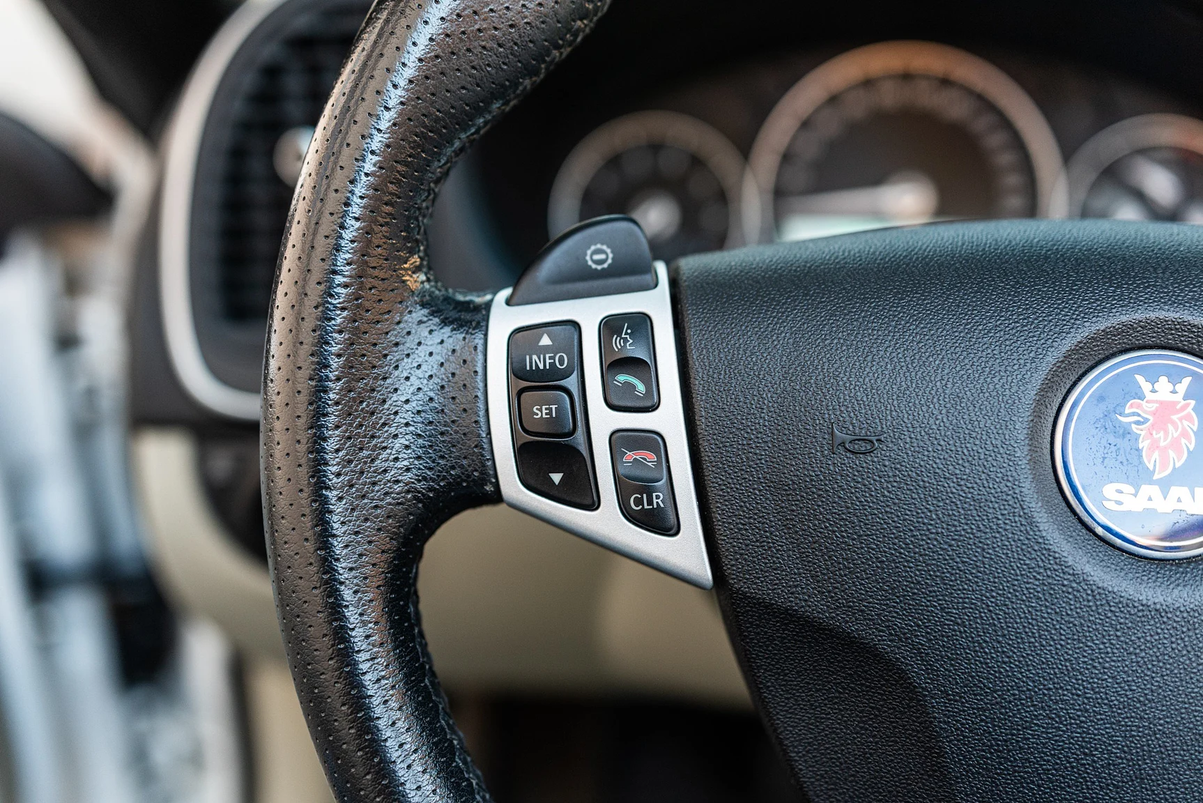 Interior image of 2008 SAAB 9-3 Vector 2.0T Cabriolet (25)