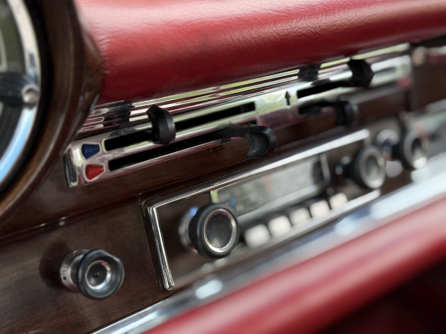 Interiörbild 1963 Mercedes-Benz 220 SE