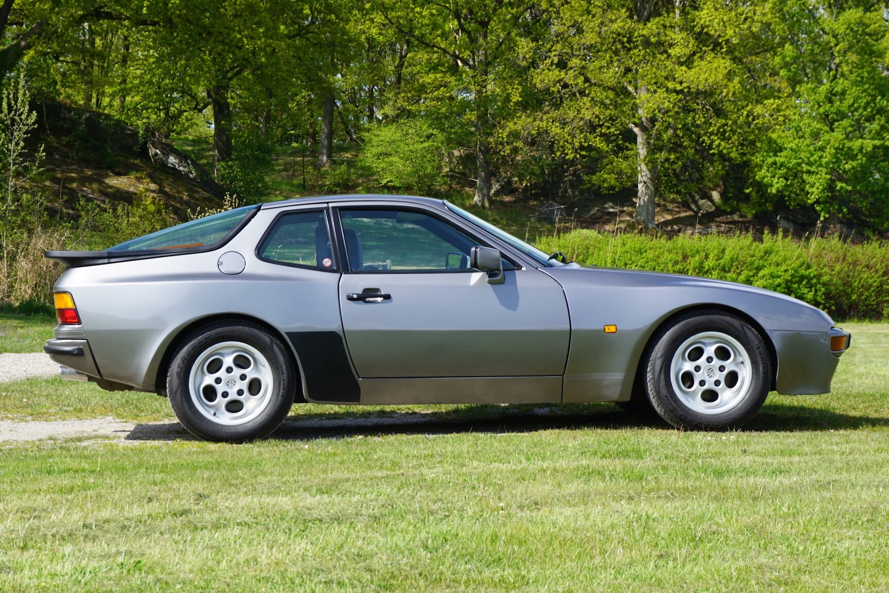 Aussenfoto 1985 Porsche 944 "NO RESERVE AUCTION"