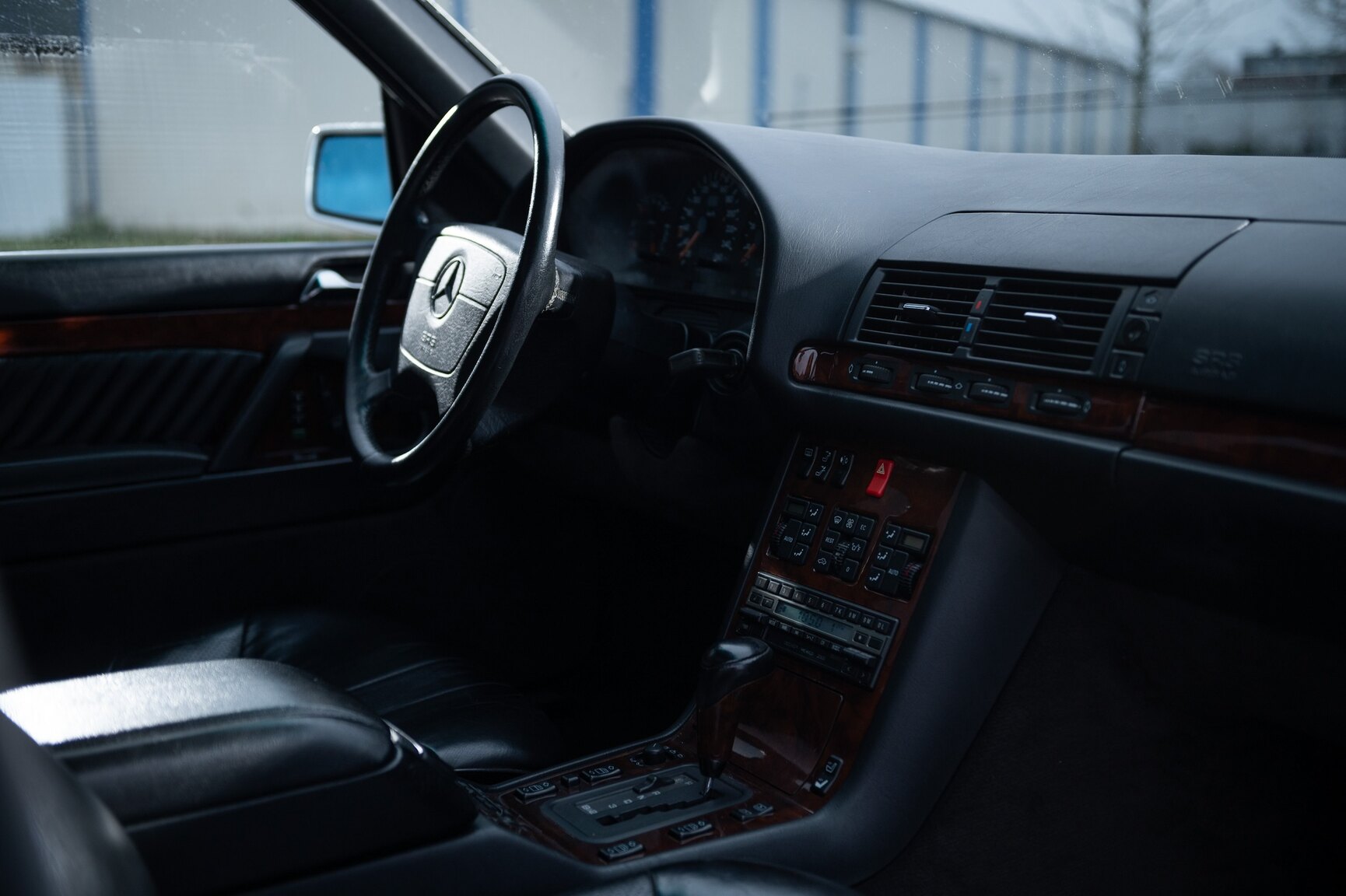 Interior image of 1992 Mercedes-Benz 500 SE