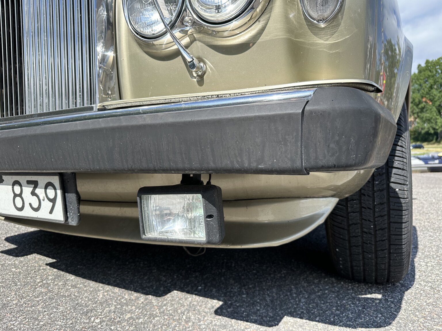 Exterior image of 1979 Rolls Royce Silver Shadow
