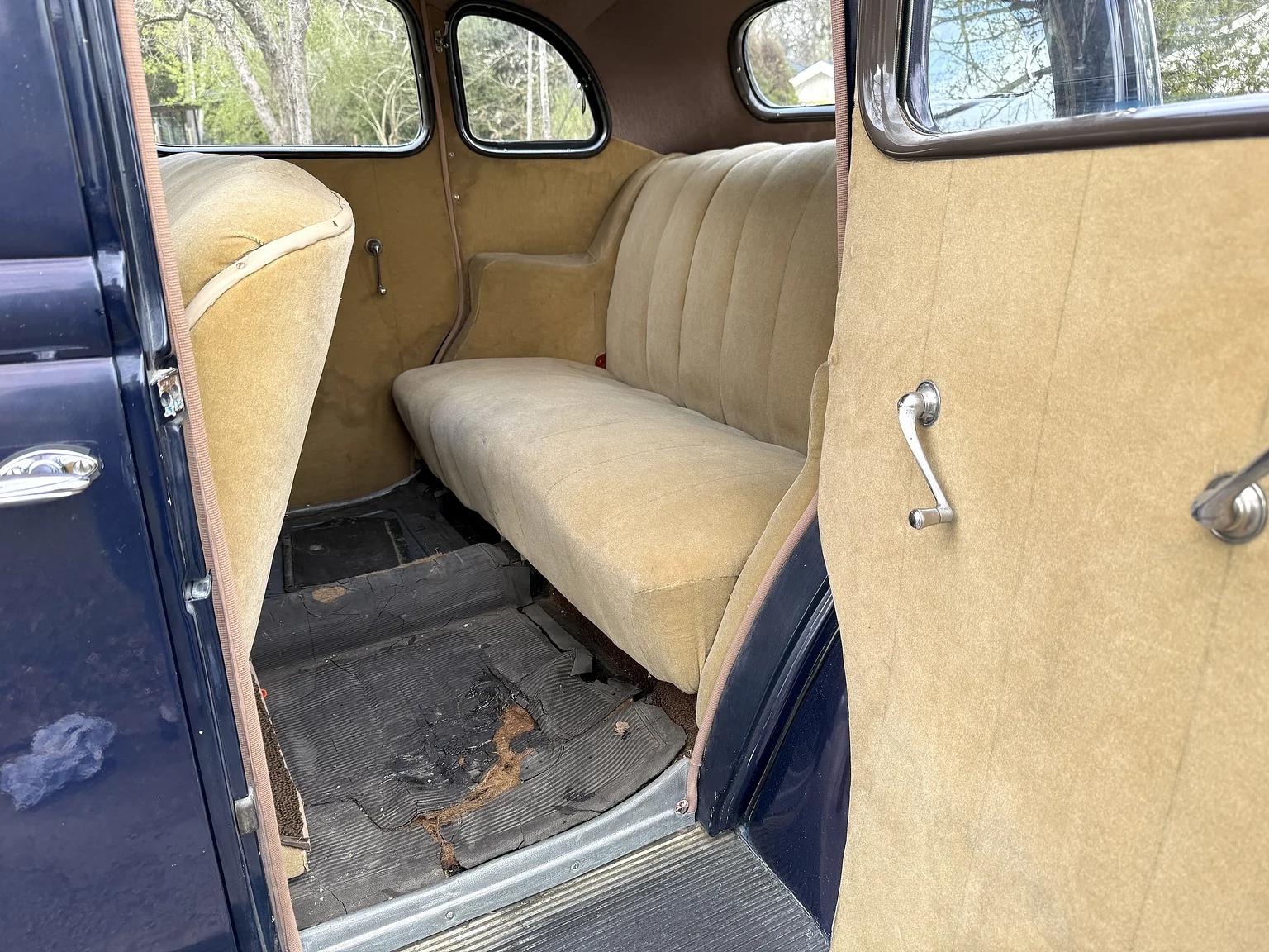 Interior image of 1936 Ford 214A Fordor (53)