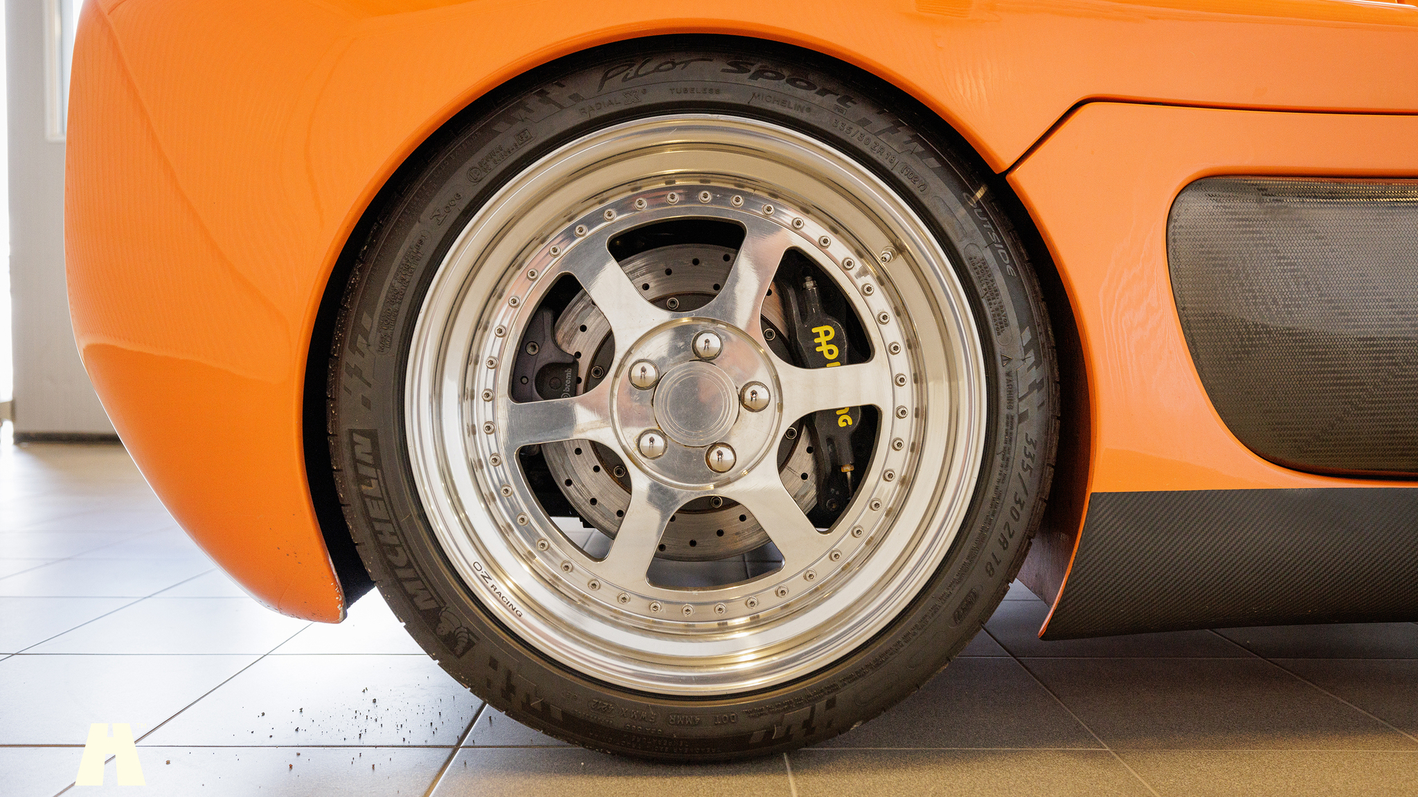 Exterior image of 2006 Ultima GTR (23)