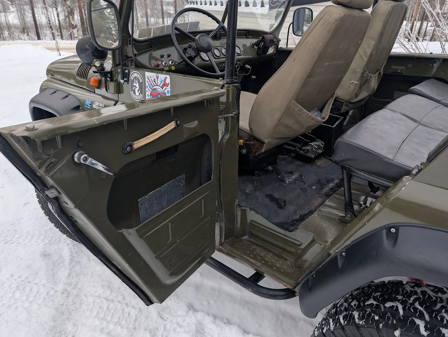 Innenraumfoto von 1973 UAZ 469 2.9 (16)