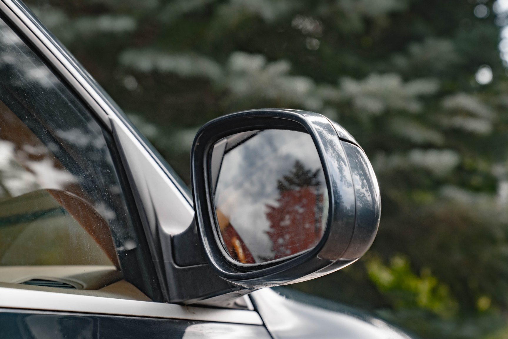 Exterior image of 2005 Porsche Cayenne Turbo WLS