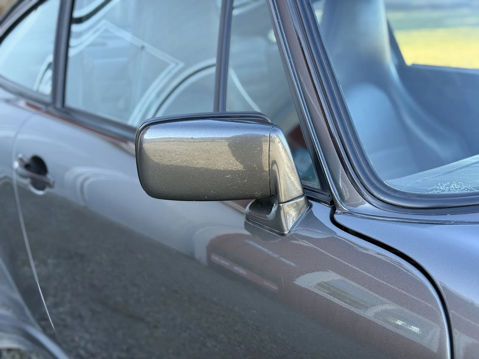 Aussenfoto 1989 Porsche 911 / 930 3.3 Turbo 5-speed (42)