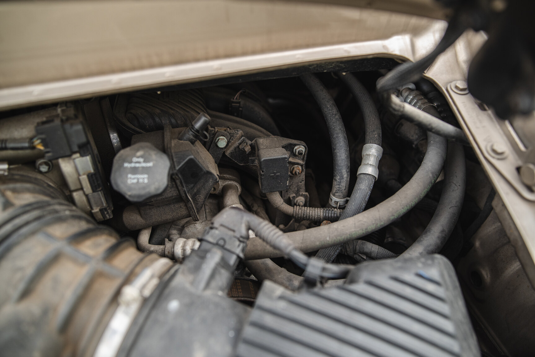 Image of 2004 Porsche 911 Carrera 4 mechanics