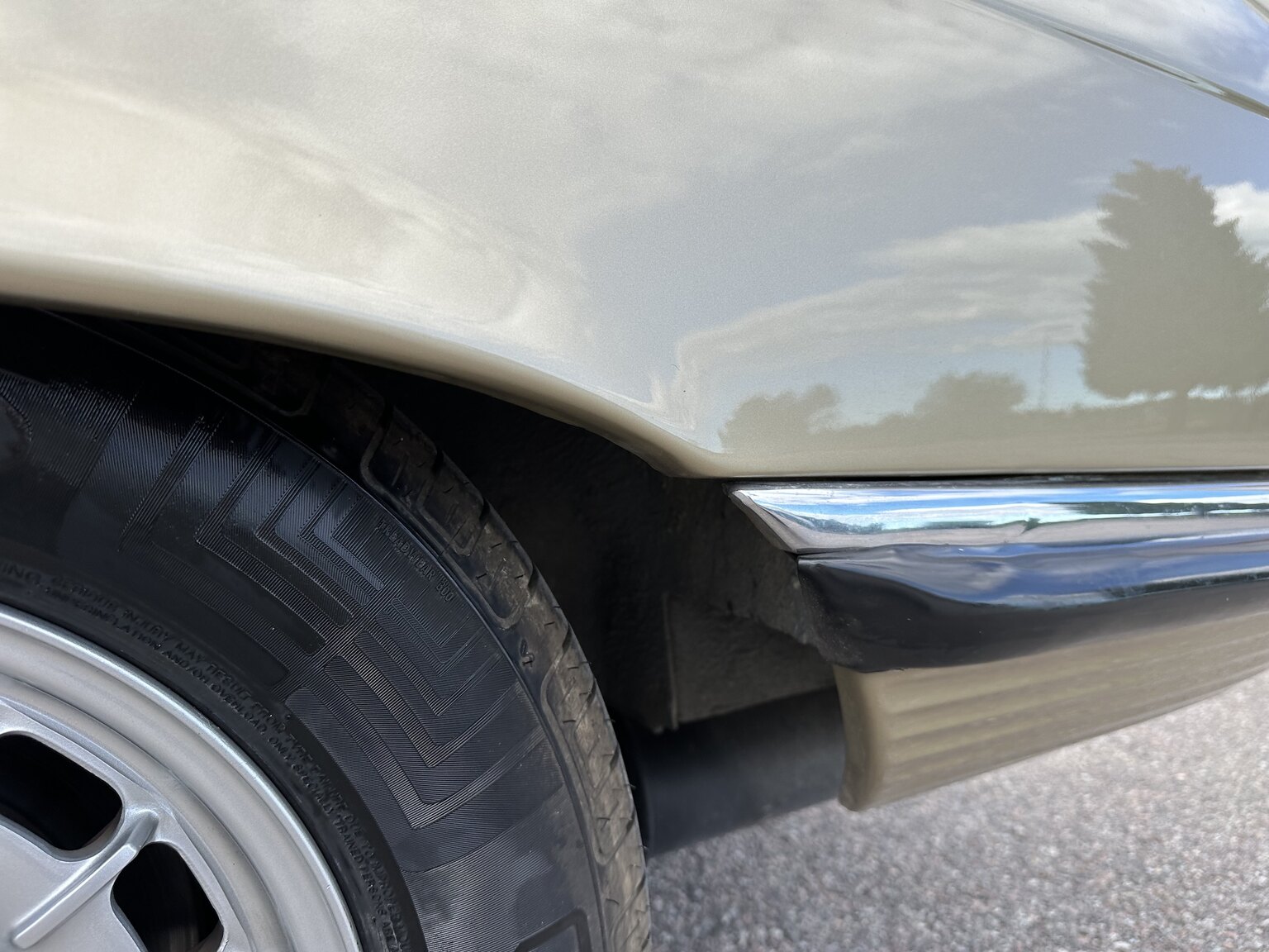 Exteriörbild på 1974 Mercedes benz 450 SL