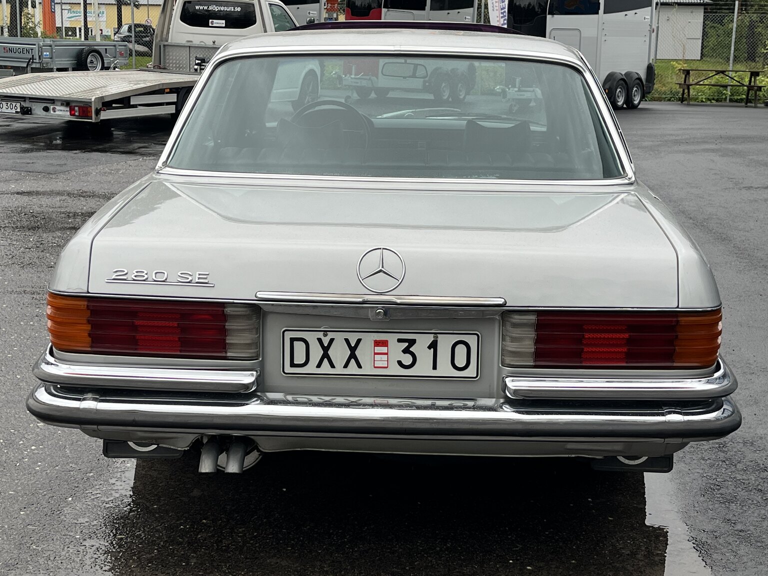 Exterior image of 1975 Mercedes-Benz 280 SE
