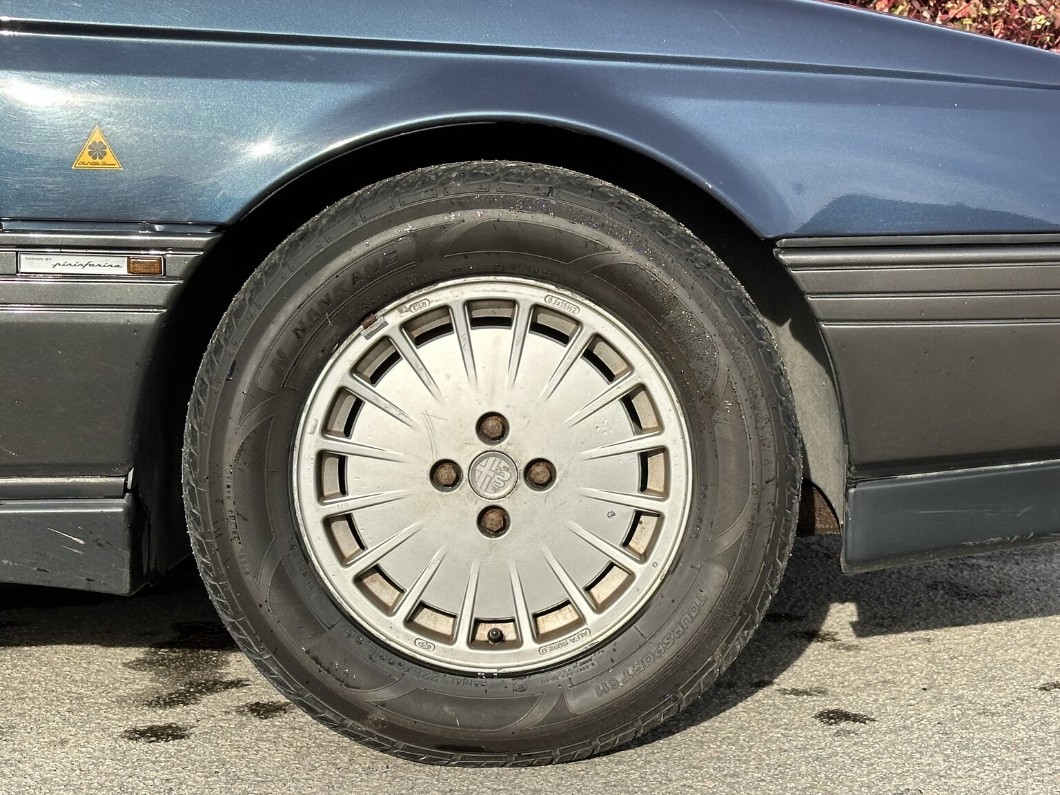 Exteriörbild på 1994 Alfa Romeo 164