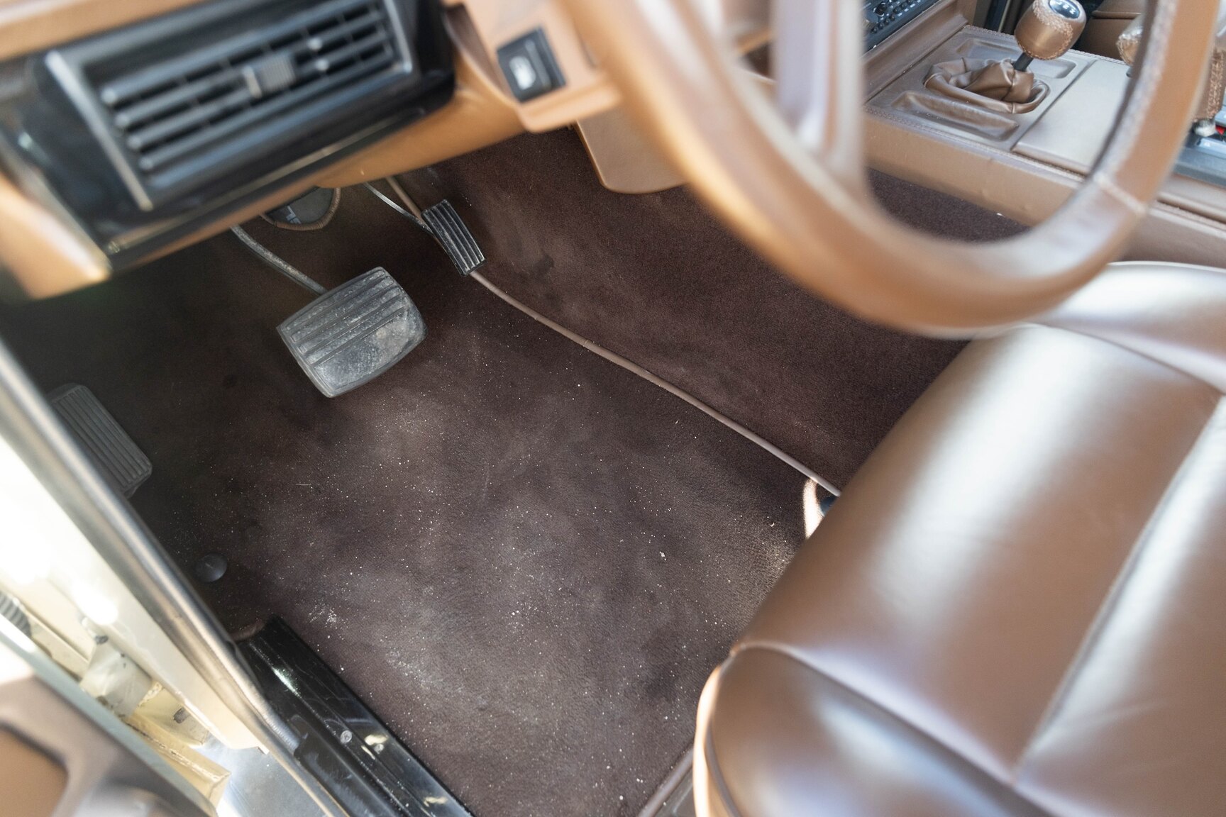 Innenraumfoto von 1991 Range Rover Restomod