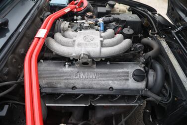 Image of 1989 BMW 325i mechanics