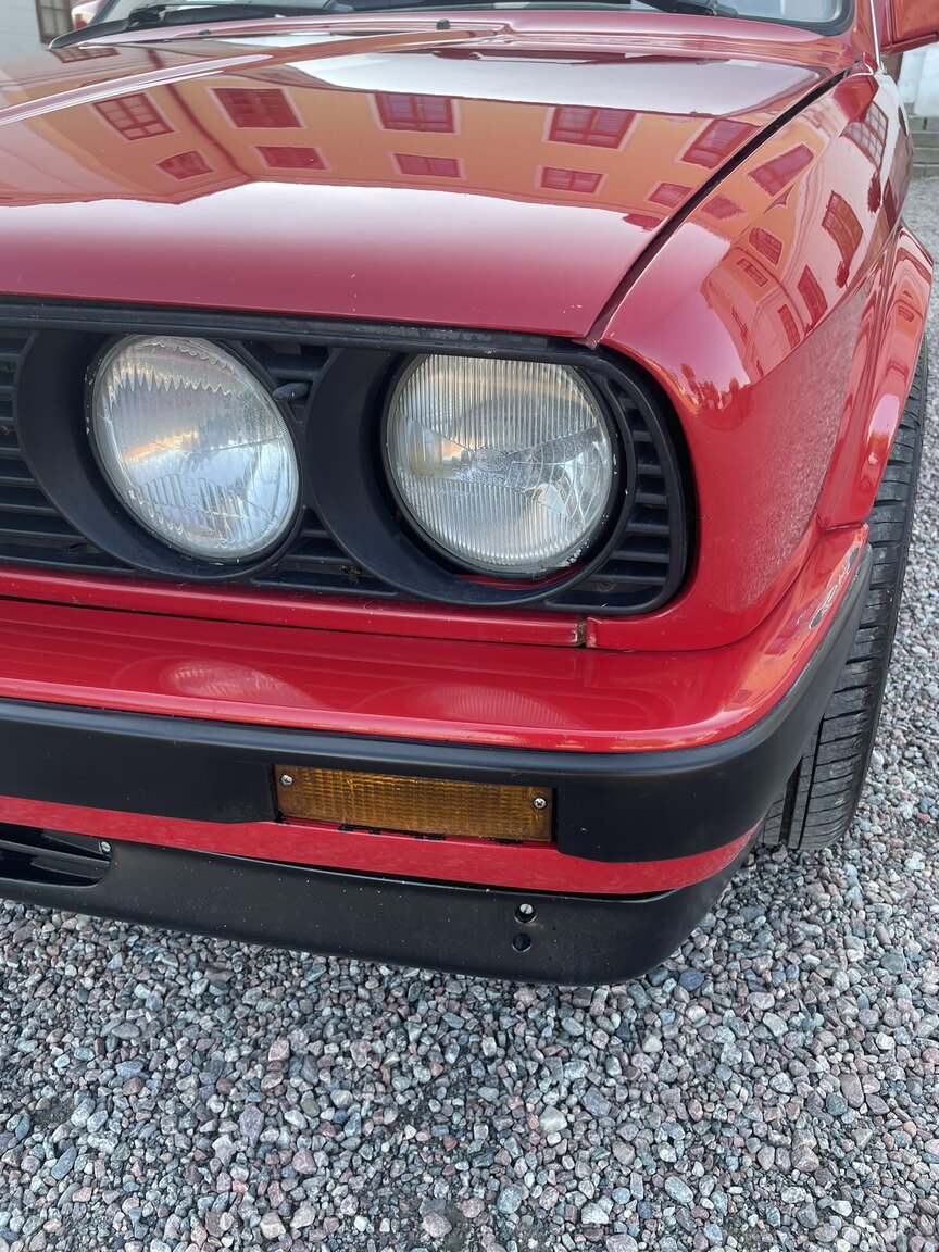 Aussenfoto 1987 BMW 320i