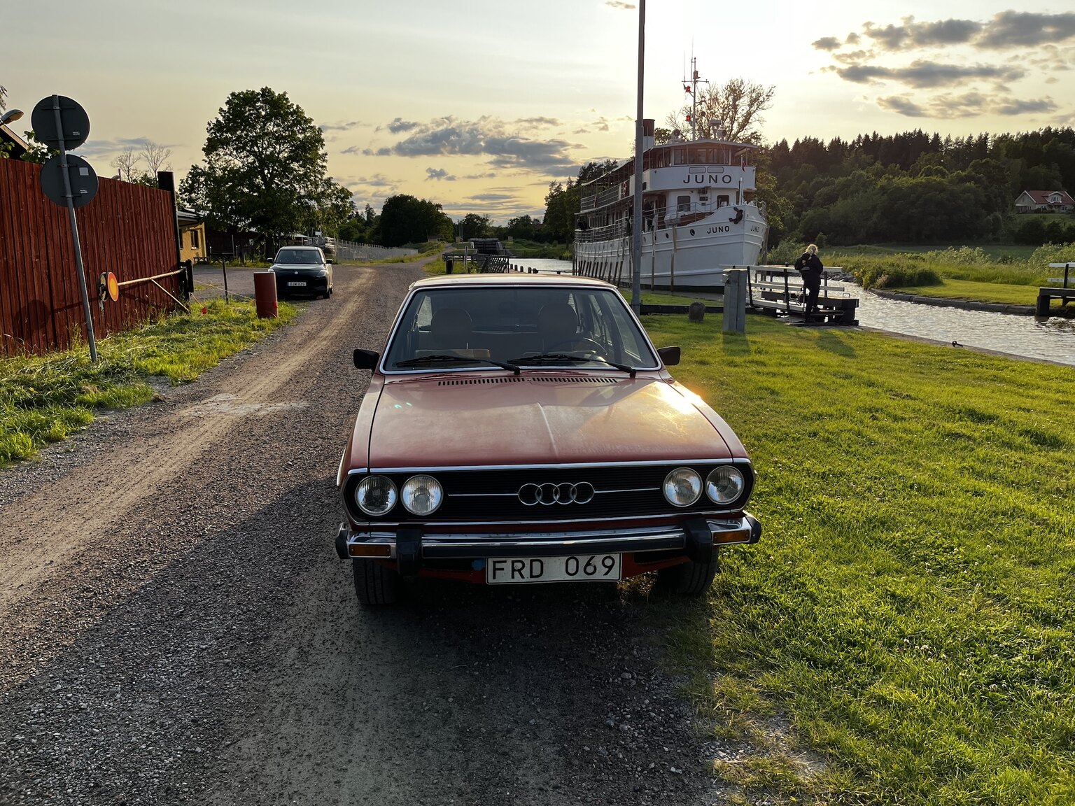 Exterior image of 1976 Audi 80 GL B1  (12)