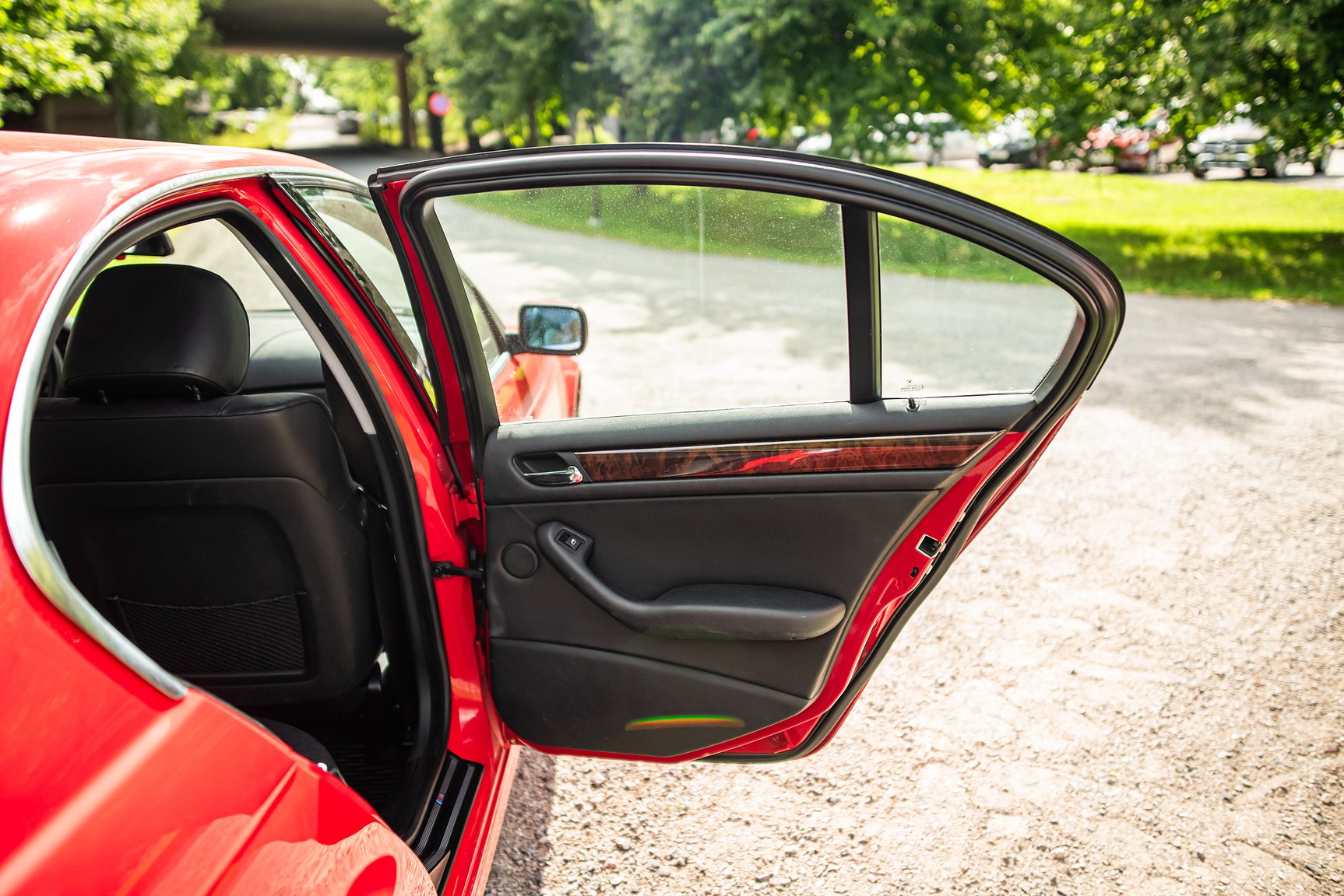 Interior image of 2001 BMW 330Xi