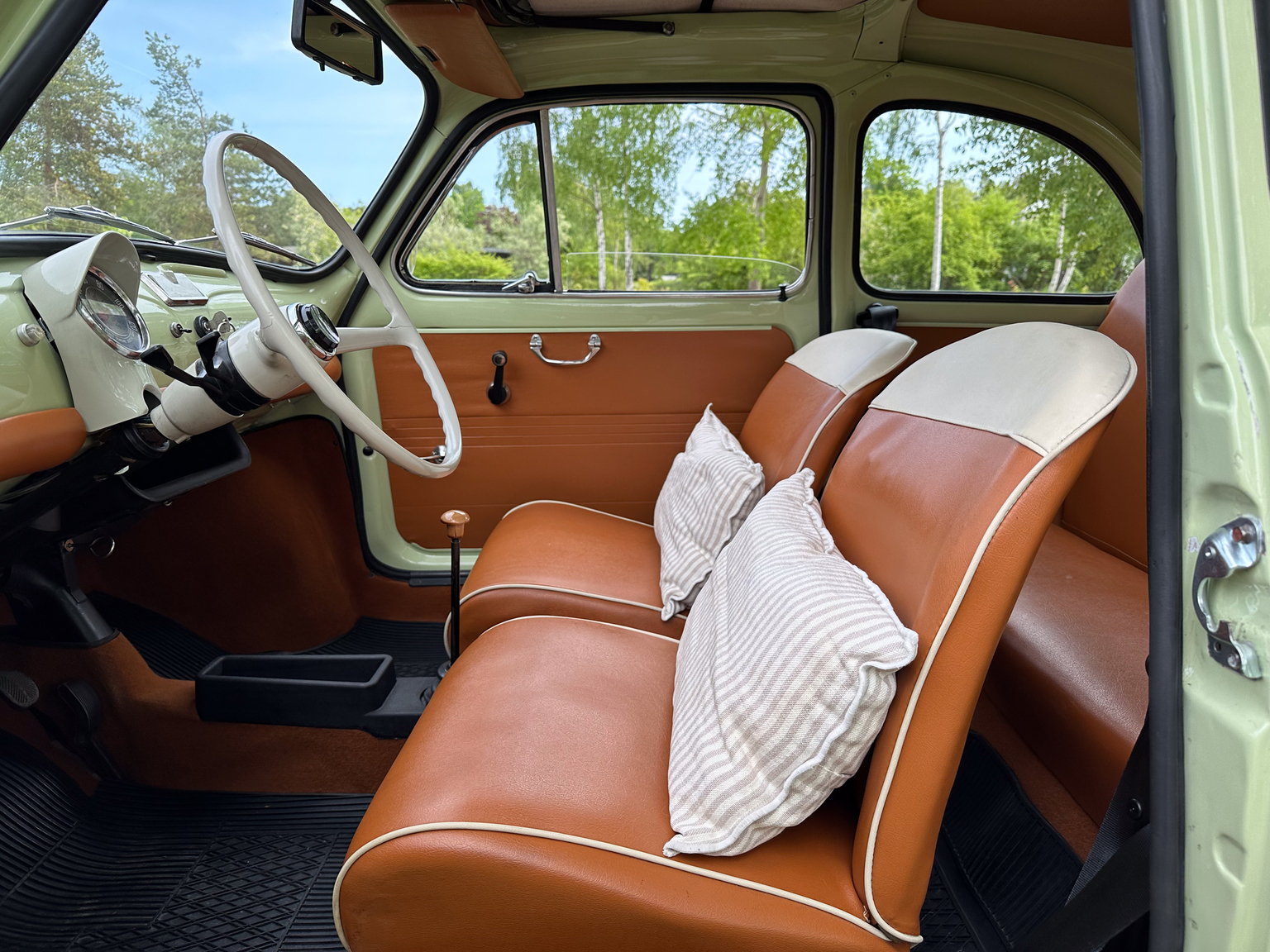 Innenraumfoto von 1970 Fiat 500 Lusso