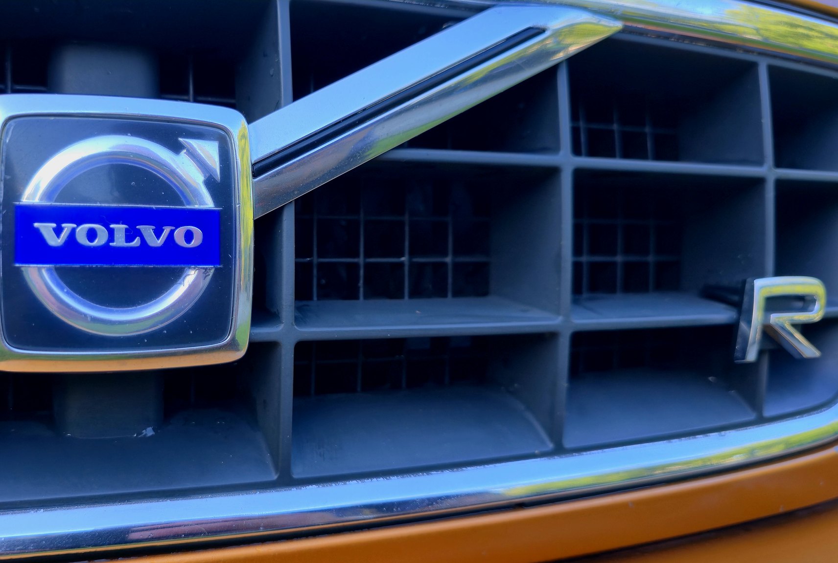 Exterior image of 1998 Volvo V70 R 2.3 T Automatisk