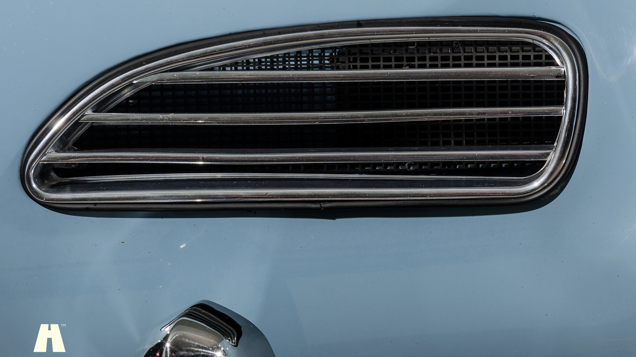 Exterior image of 1969 Volkswagen Karmann Ghia (7)