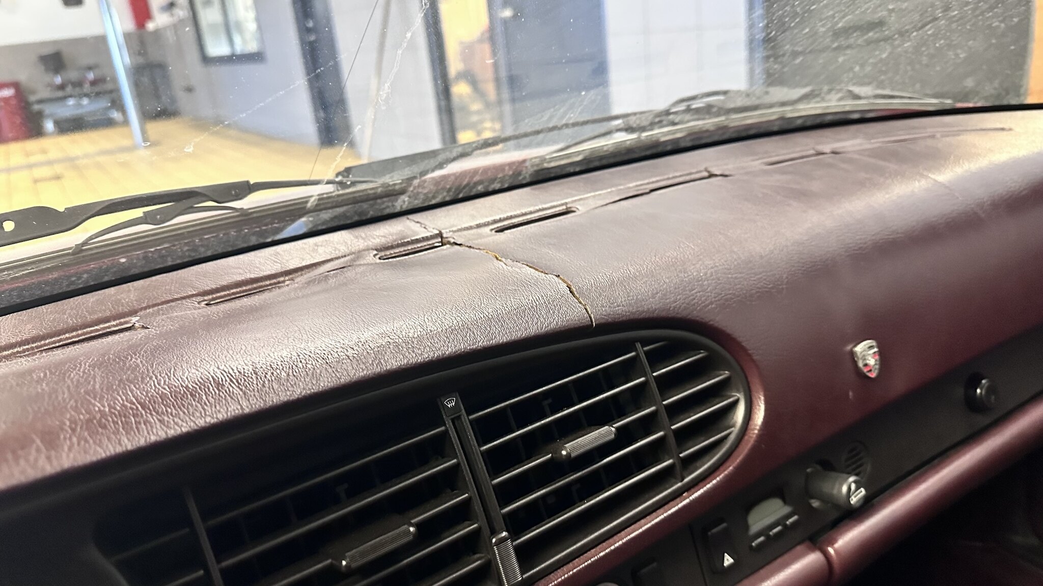 Interior image of 1986 Porsche 944
