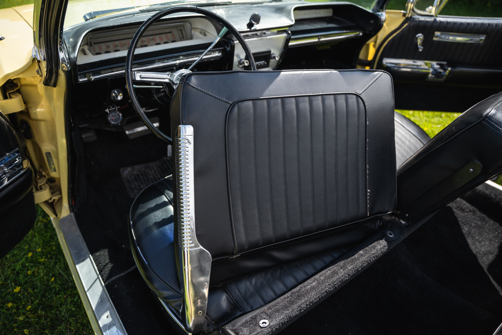 Innenraumfoto von 1961 Buick Electra 225 cab