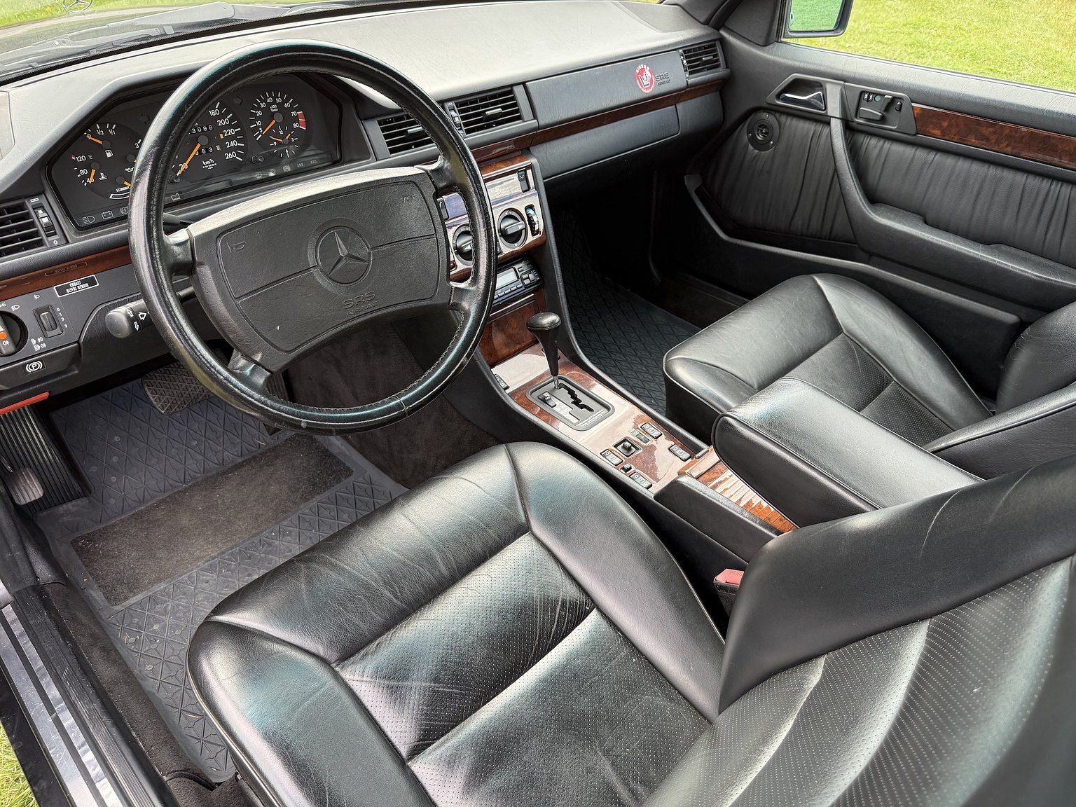 Interior image of 1990 Mercedes-Benz 300CE-24