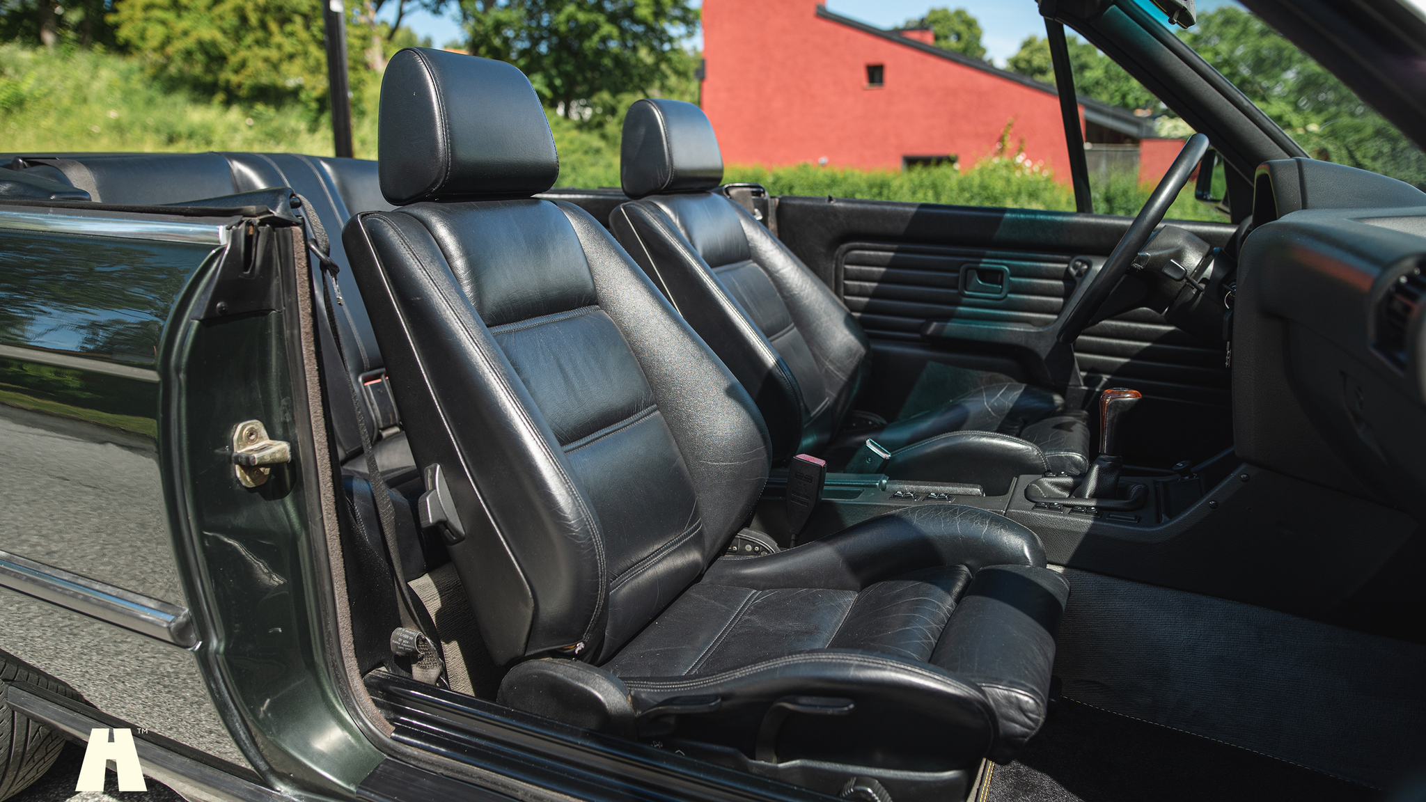 Innenraumfoto von 1990 BMW 320i Cabrio