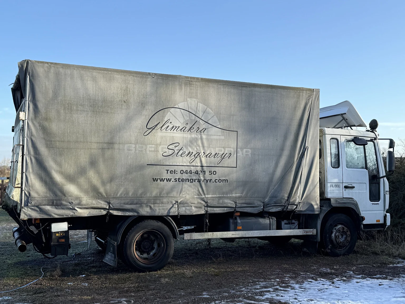 Exteriörbild på 2000 Volvo FL6 4x2 - NO RESERVE (8)