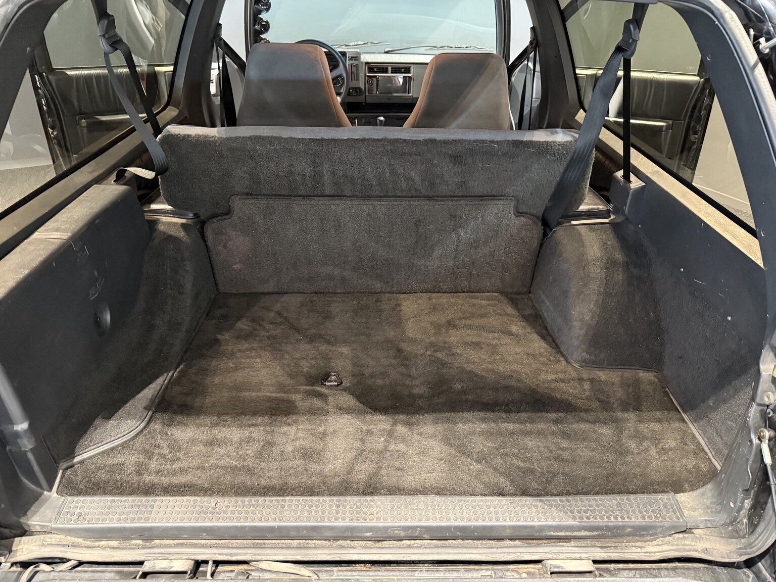 Interior image of 1992 GMC Typhoon 